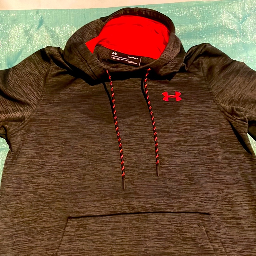 Under Armour, Adult Small, Black